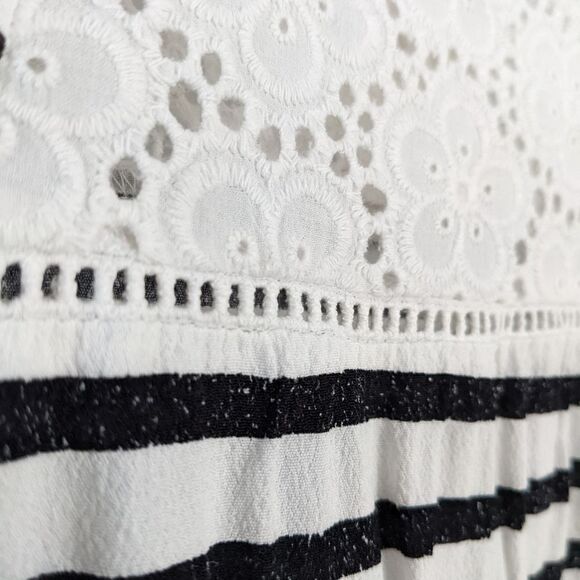 REITMANS lace stripped shirt top viscose 3/4 sleeves Medium @X - Picture 6 of 8